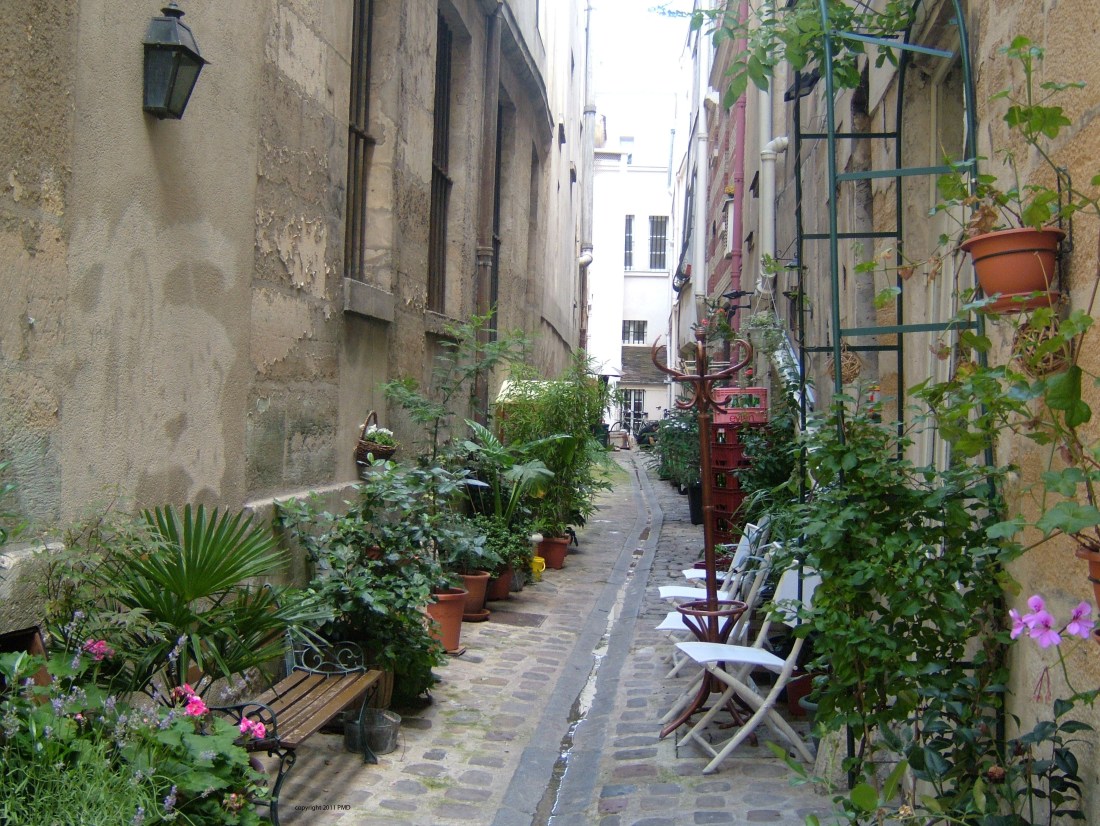 paris-alley.jpg